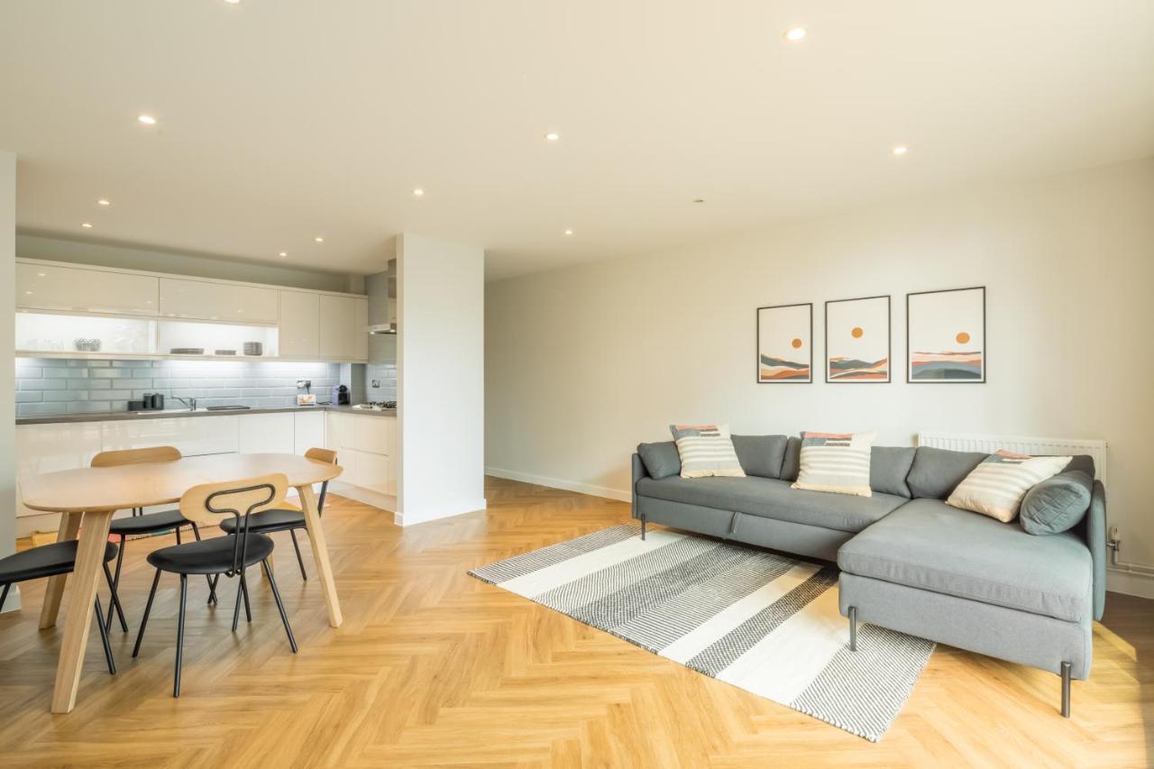 Executive 2Br Apartment Next To Station + Parking 剑桥 外观 照片