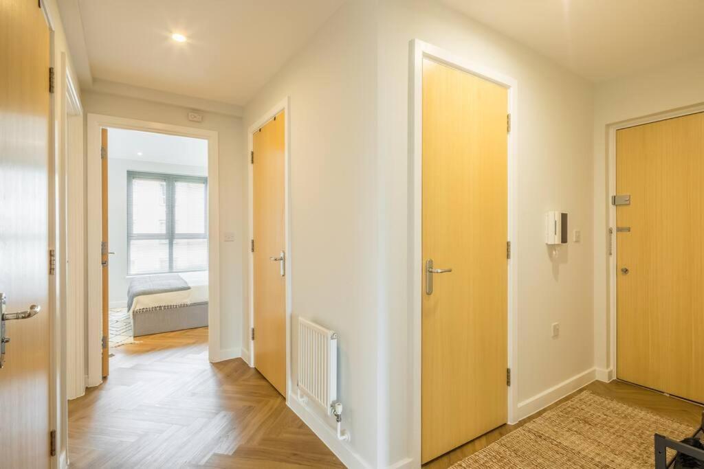 Executive 2Br Apartment Next To Station + Parking 剑桥 外观 照片