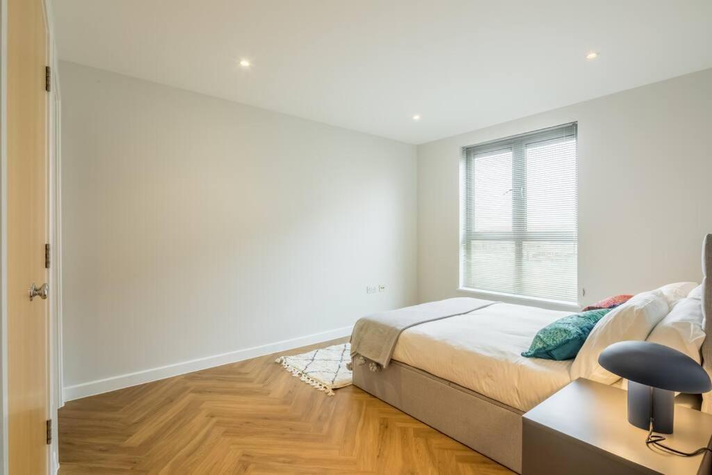 Executive 2Br Apartment Next To Station + Parking 剑桥 外观 照片