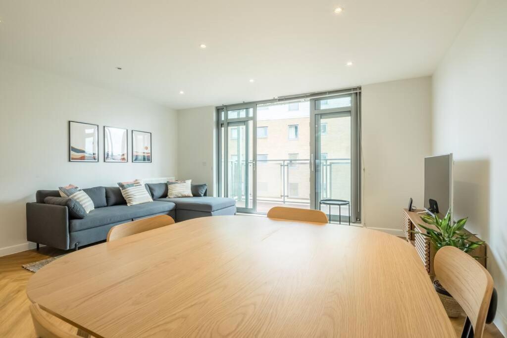 Executive 2Br Apartment Next To Station + Parking 剑桥 外观 照片
