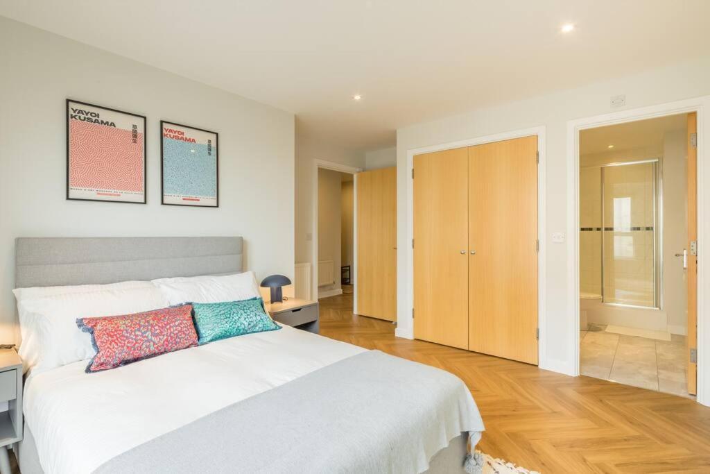 Executive 2Br Apartment Next To Station + Parking 剑桥 外观 照片